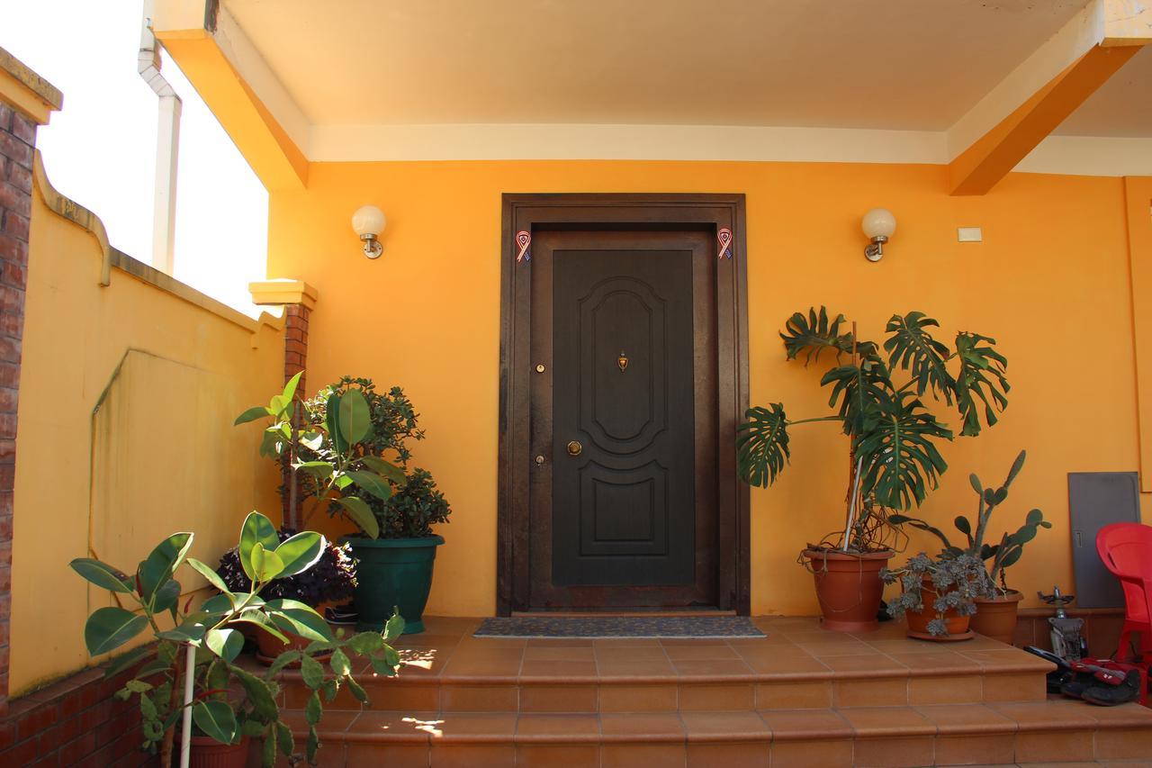Yellow House - Vaja Sarpi Εξωτερικό φωτογραφία